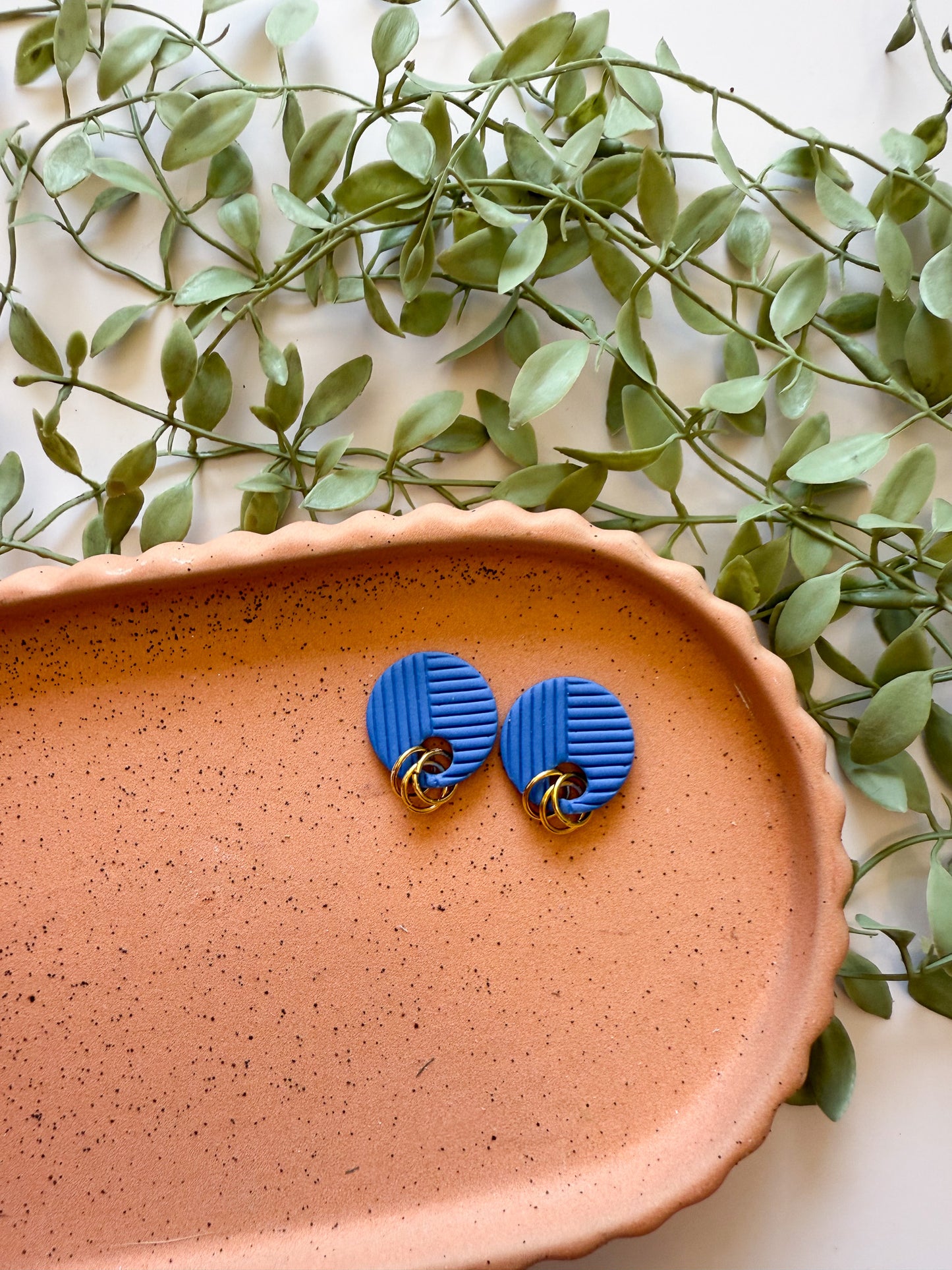 Minimalist Groove - Multiple Colors Available