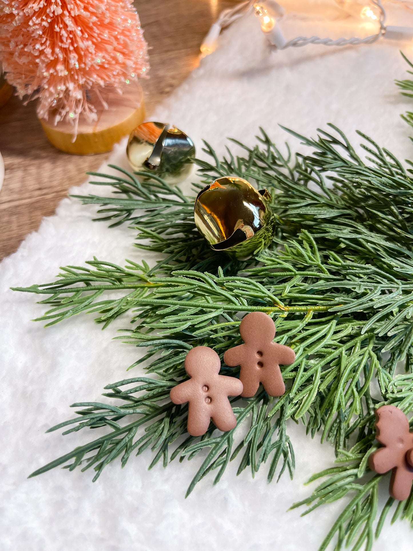 Gingerbread Studs