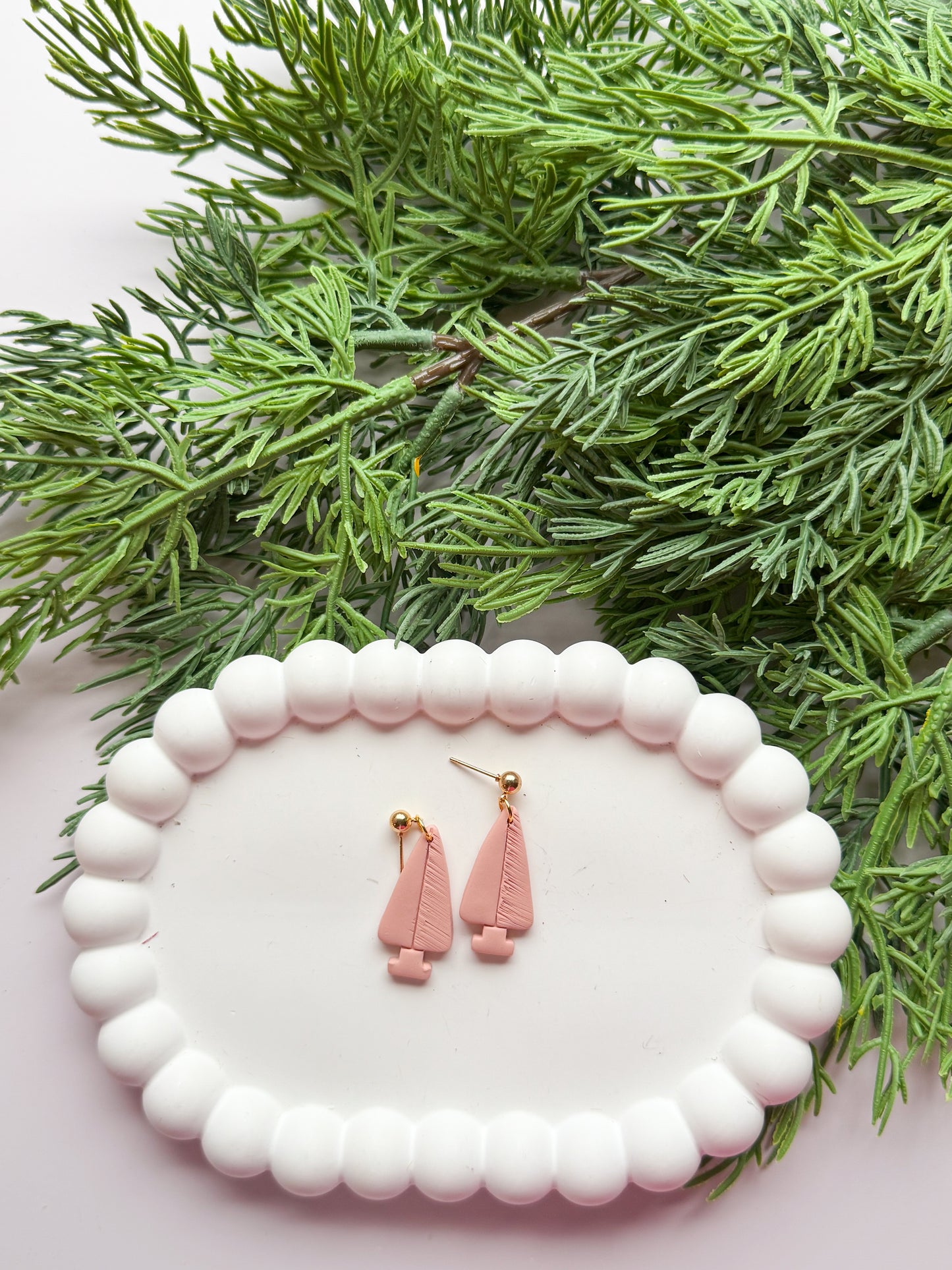 Modern Minimalist Tree Dangles