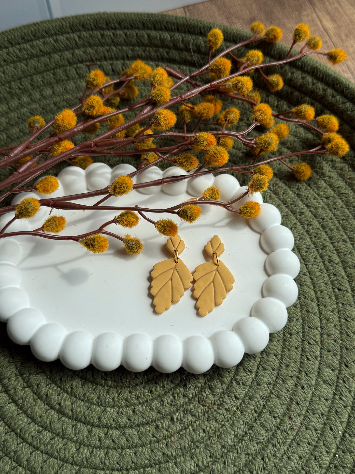 Leaf Dangle - Multiple Colors Available